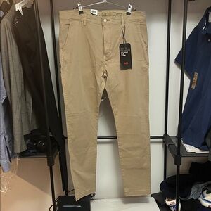 Levi's Men's Tan Chinos
